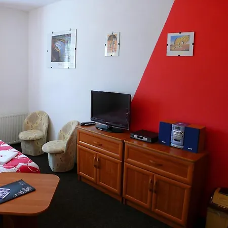 Dinda Tatranska Lomnica